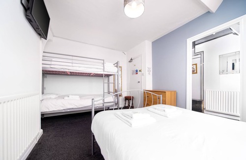 West Cliff Hotel | Standard Double & Single Bed, Ensuite