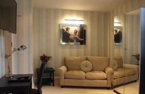 Yeovil Bed & Breakfast | Standard Double Wet room Disabled access Room at The Keep