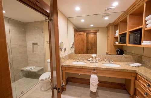 Deer Valley Hotel | Standard Quadruple Room