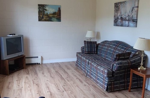 New London House | Standard Queen Room #9