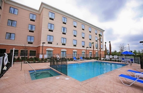 Fairvilla Apartment | Standard Room Near Cube Smart Self Storage ORL