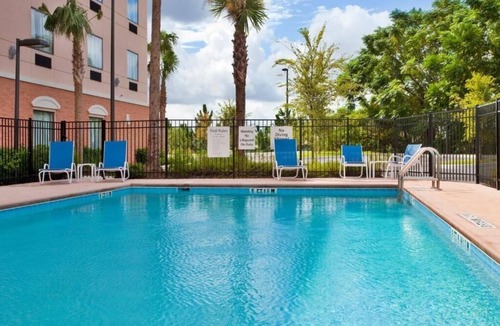 Fairvilla Apartment | Standard Room Near Cube Smart Self Storage ORL