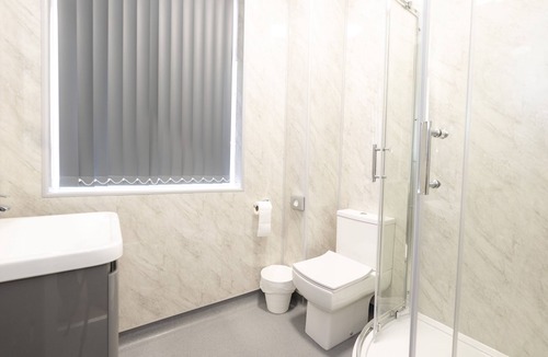 Scunthorpe Hotel | standard single bedroom with en suite