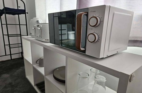 Windsor Hotel | Standard Single Room - Shared