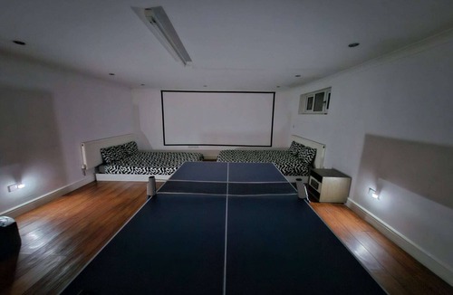 Windsor Hotel | Standard Single Room - Shared