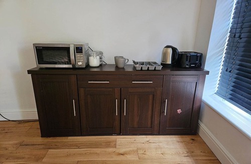 Windsor Hotel | Standard Single Room - Shared