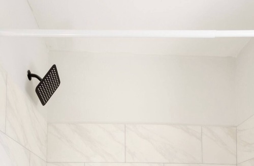 Middletown House | Standard Single Room2 with Shared Bathroom l Dining Patio