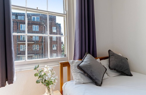 Clifton House | Standard Single Room with Shared Bathroom