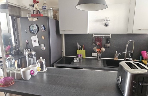 Reims City Centre Apartment | Standing apartment, HYPER CENTRE, CATHEDRAL view