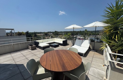 Juvignac Apartment | Standing apartment, large roof-top, parking, air conditioning