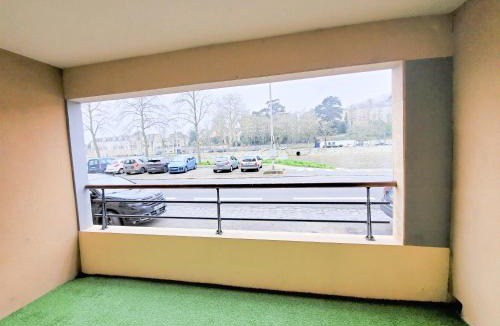 Centre-ville rive gauche Apartment | Standing appartement avec vue sur la Mayenne