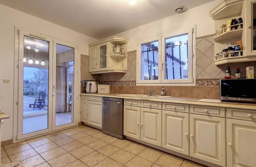 La Palme Villa | Standing building, swimming pool, 5 minutes from the sea.