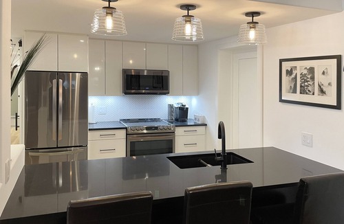 Collingwood House | Stanley House - Upscale 2 Bedroom Gem - New Listing