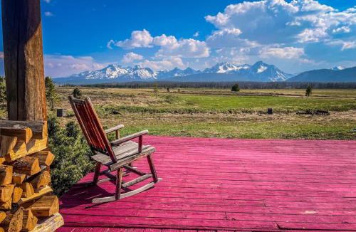 Stanley House | Stanley Spacious Home with Panoramic Views