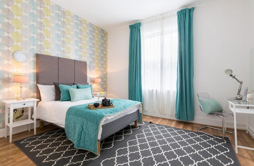 Edgbaston Apartment | Stanmore Apartment - Sleeps 6