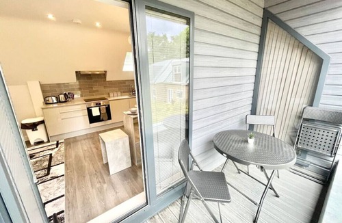 Stanmore Apartment | Stanmore Central - First Floor Luxury One Bedroom