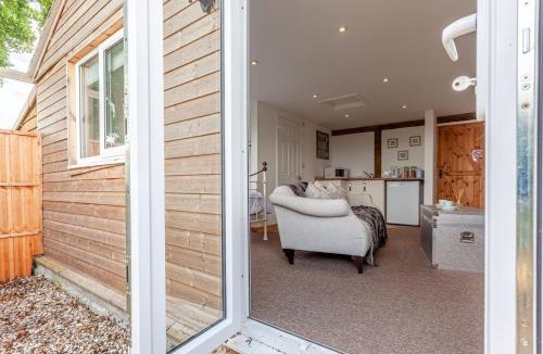 Hatfield Broad Oak House | Stansted airport - studio annexe with parking