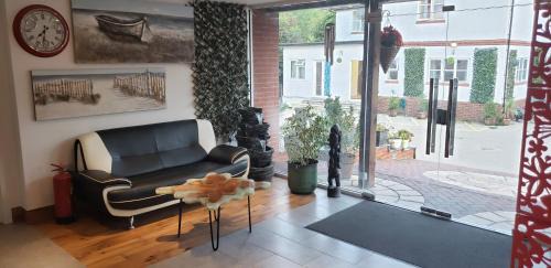 Takeley Street House | Stansted Airport Lodge