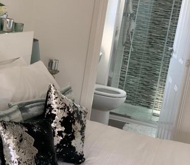 Wellingborough House | Stanton Cross 5 persons 3 Bed Home