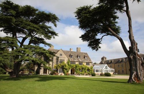 Blunsdon Hotel | Stanton House Hotel