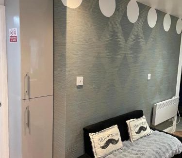 Alibon Apartment | Stanton - Impeccable and stylish 2 bedroom