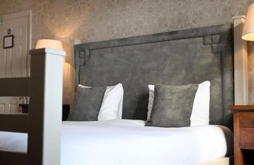 Stanton St Quintin Hotel | Stanton Manor Hotel