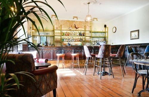 Stanton St Quintin Hotel | Stanton Manor Hotel