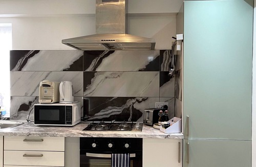 Alibon Apartment | Stanton- Stylish 2 Bed