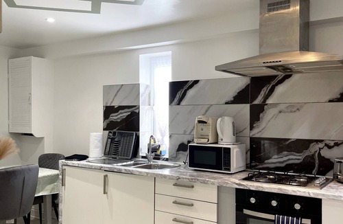 Alibon Apartment | Stanton- Stylish 2 Bed