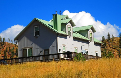 Woodland Park Ski Chalet | STAR GAZER MOUNTAIN RETREAT