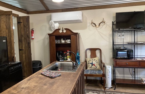 McLennan County Cabin | Star Gazing - Bon Fire Cabin in the Peaceful Country at Blue Eagle Retreat