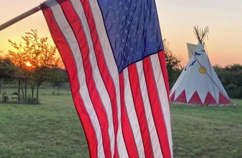 McLennan County Cabin | Star Gazing - Bon Fire Cabin in the Peaceful Country at Blue Eagle Retreat