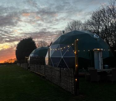 Cuddesdon House | Star Gazing Dome 3 with Log Burner & Heating