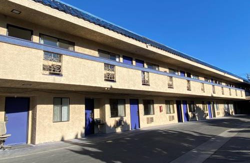 East Side Costa Mesa Hotel | Star Inn Motel