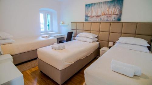 Island Hvar Apartment | Star of stone