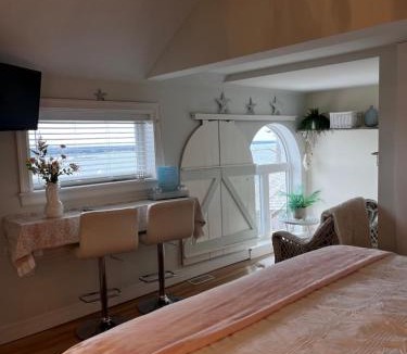 Fergusons Cove Bed & Breakfast | Star of the Sea B&B