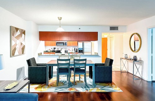 Brickell Apartment | Star Stay Miami - Yellow@Brickell - Balcony & Parking