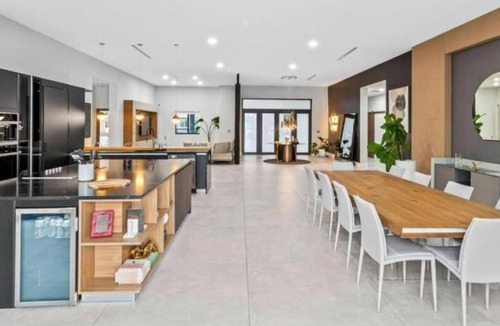 North Miami Beach Villa | Star Villa Opulent Waterfront Property