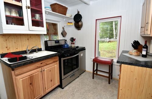 North Pole Cabin | Starboard Point is a singualrly exquisite,ACCESSED BY BOAT ONLY vacation retreat