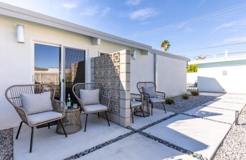 Racquet Club Estates Villa | Starburst PS by ACME House Company