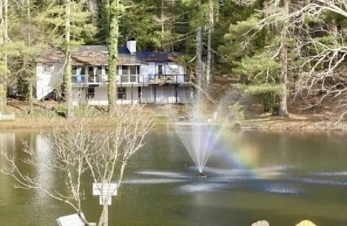 East Flat Rock Condo | Stardust and Moonlight : Lakefront Condo
