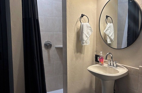 Norman Apartment | Stardust at Whispering Pines Inn