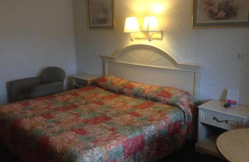Naperville Hotel | Stardust Motel