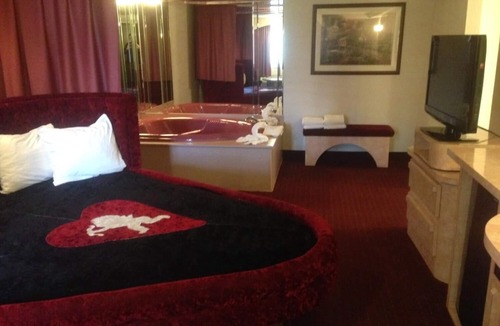 Naperville Hotel | Stardust Motel
