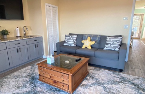 Willoughby Spit House | Starfish Cottage . Direct Beachfront!