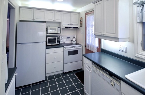 Grand Bend Cottage | Starfish Cottage- Waiting For Your Stay!