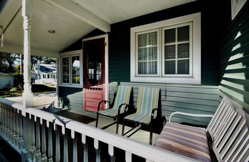 Grand Bend Cottage | Starfish Cottage- Waiting For Your Stay!