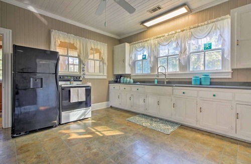 Richmond Hill House | Starfish Home for 10, Fast EV Charger, and Pet Friendly