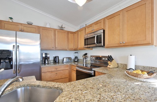Bradenton Beach Condo | Starfish Unit B - Heated Shared Pool, Sunsets, Private Elevator & Rooftop Deck!