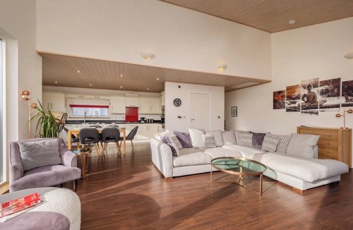 Hopton House | Stargaze Lodge Fritton: Luxury With Hot Tub